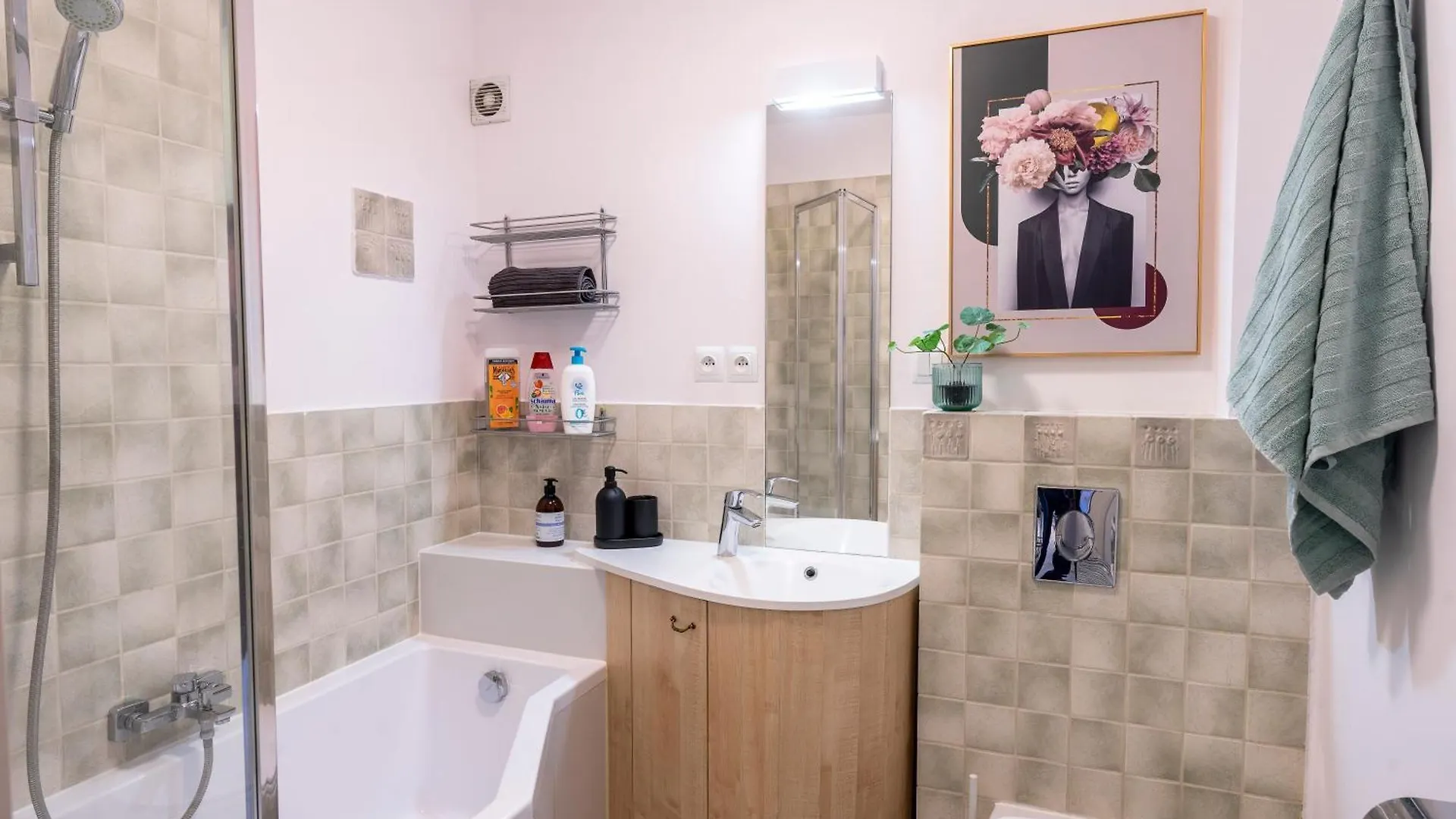 Family Apt For 2-6 - Amazing Barbacan Walls View Apartment Warsaw