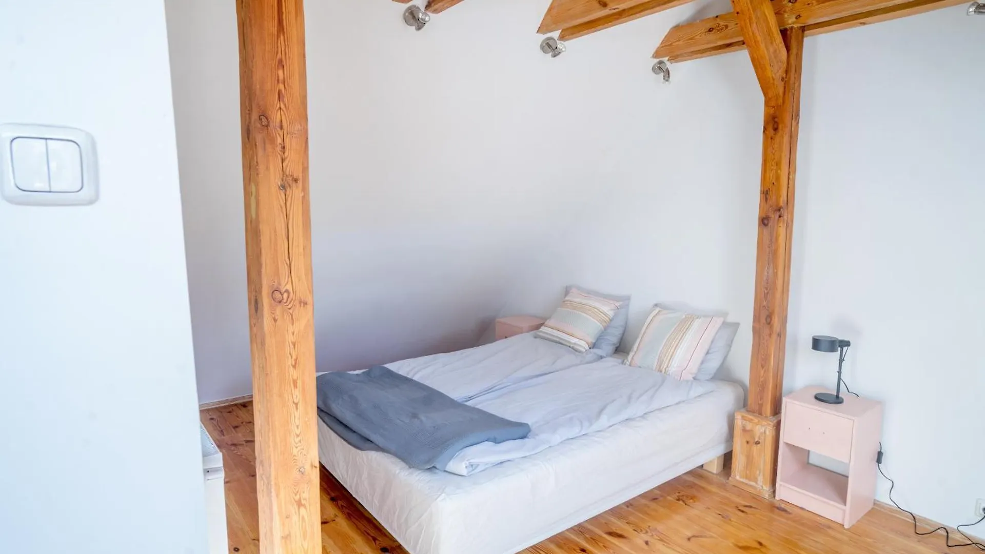 Family Apt For 2-6 - Amazing Barbacan Walls View Apartment Warsaw