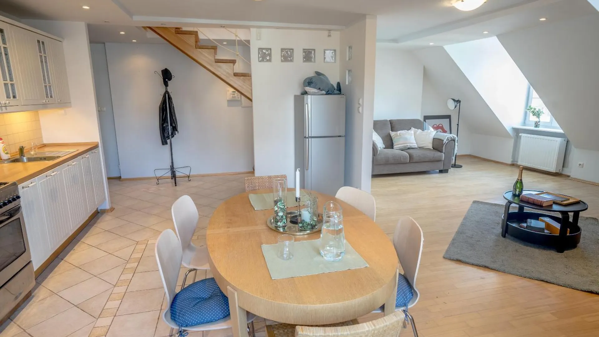 Family Apt For 2-6 - Amazing Barbacan Walls View Apartment Warsaw