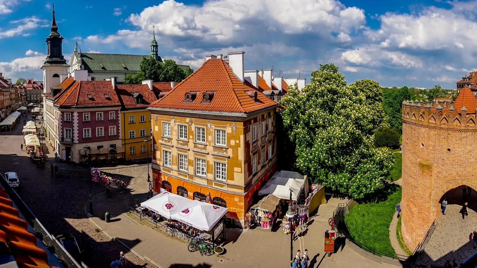 Family Apt For 2-6 - Amazing Barbacan Walls View Apartment Warsaw 0*,  Poland